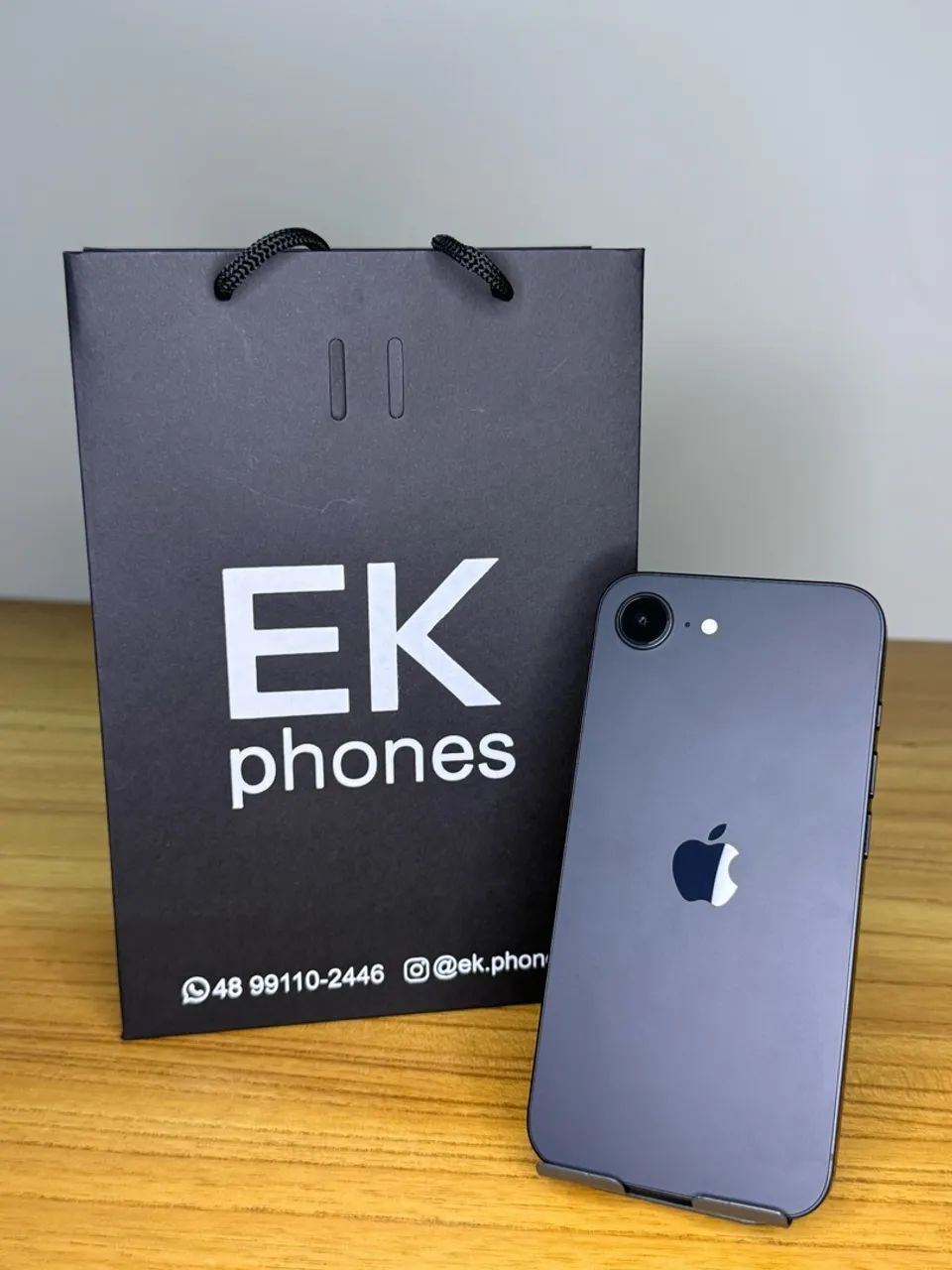 iPhone 16e 128Gb - Apenas 5 ciclos - Foto 2