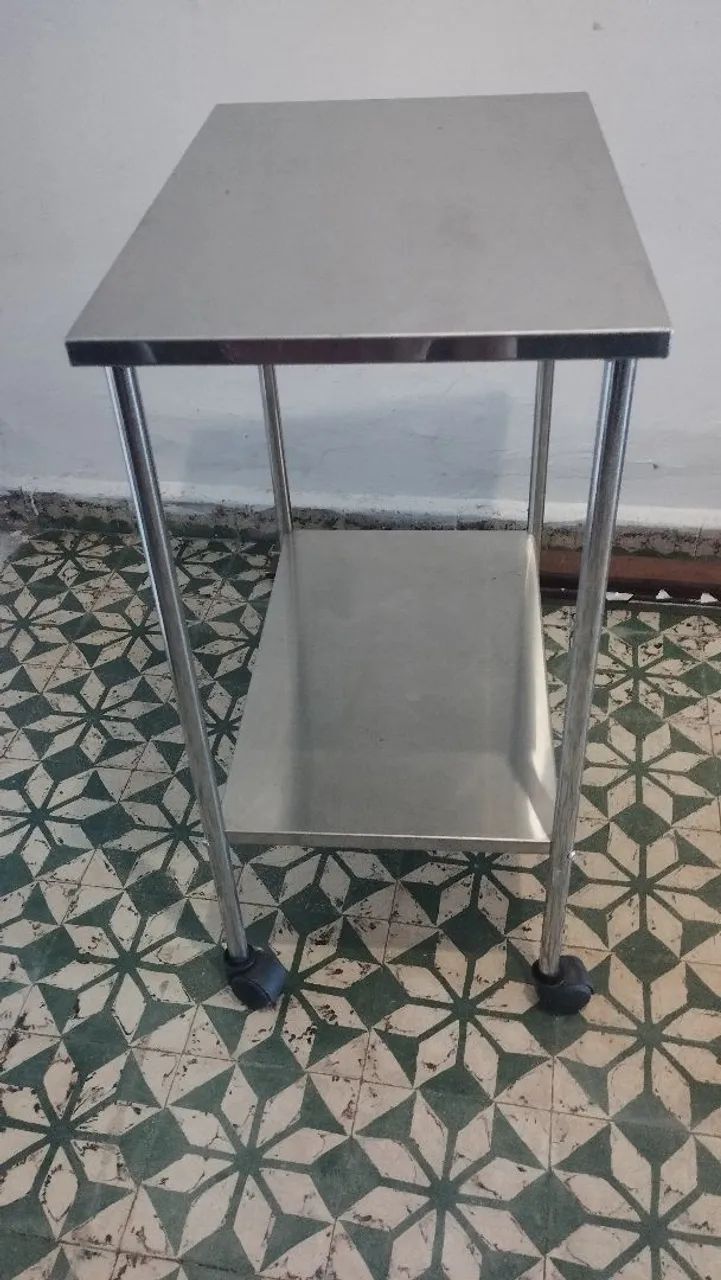 Mesa auxiliar de inox com rodinhas  - Foto 2