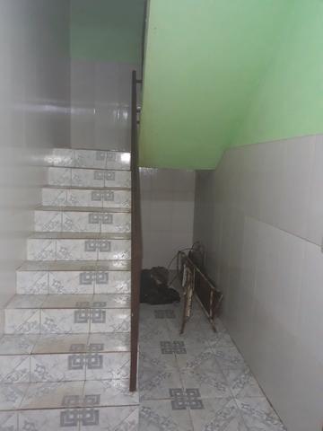 QNL Sobrado 4 kits mais casa de fundo renda de R$2.400 só 230mil aceita carro - Foto 4