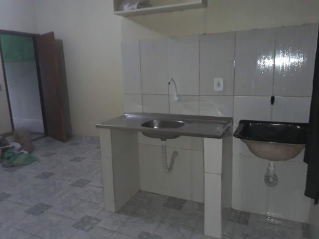 QNL Sobrado 4 kits mais casa de fundo renda de R$2.400 só 230mil aceita carro - Foto 8