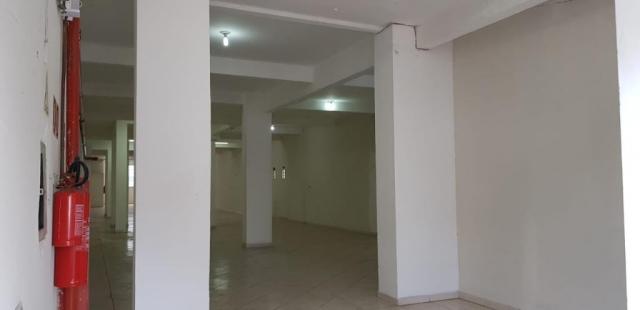 Salão comercial com 360 metros quadrados a 500 metros do metros carrão - Foto 2