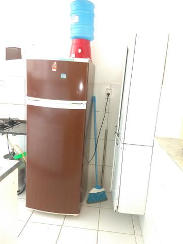 Alugo Guarujá com mobília na cozinha