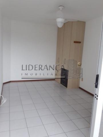 Apartamento, Serrinha, 1 dormitório, sala com sofá cama e rack, cozinha com armários, área - Foto 14