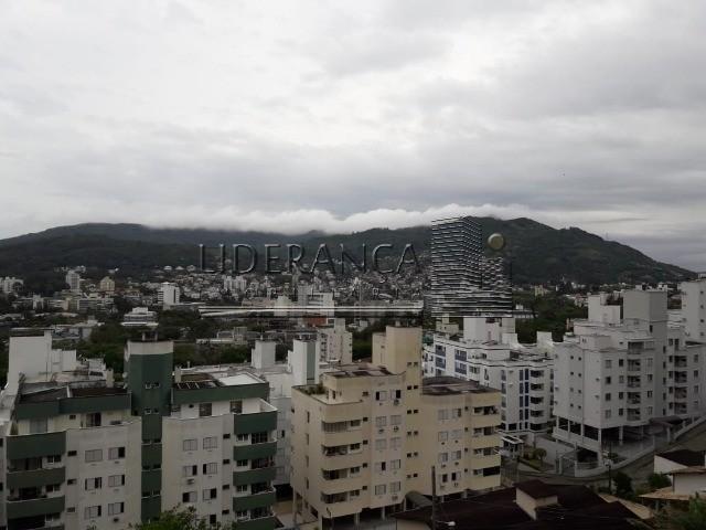 Apartamento, Serrinha, 1 dormitório, sala com sofá cama e rack, cozinha com armários, área - Foto 10