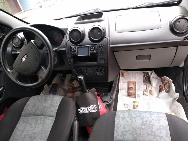 Forde fiesta sedan - Foto 2