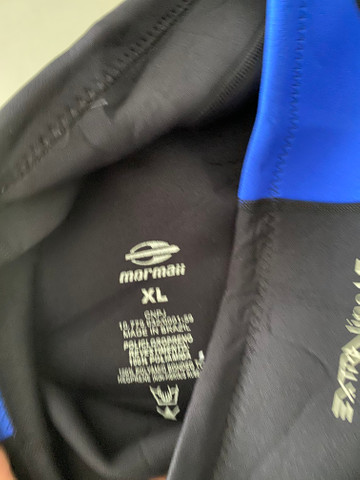 Bermuda e camisa mormaii, camisa quiksilver - Foto 2