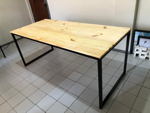 Vendo Mesa Madeira - NOVA