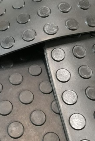 Piso anti-derrapante 50x50cm pastilhado 4mm R$ 9,95 - Foto 6