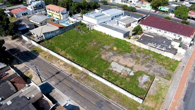 Locação. 2500 m2. Única área disponível próximo ao Centro Cívico.
