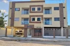 Apartamento com garagem e piscina em Peroba