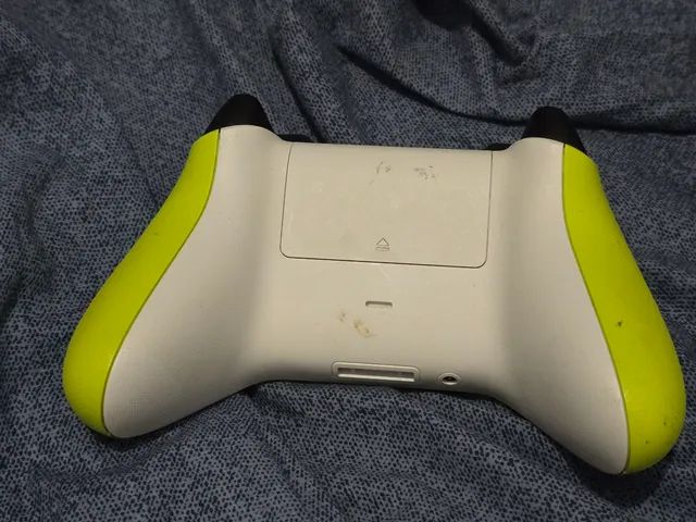 Controle Xbox séries X electric volt - Foto 2