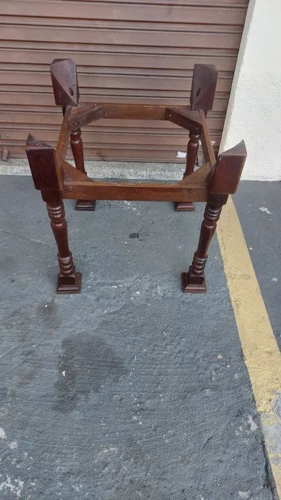 Vendo Pé de Mesa antiga, de Imbuía - Foto 2