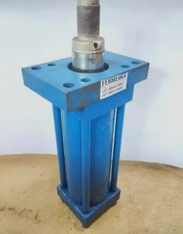 Cilindro hidráulico curso 700mm X 50mm