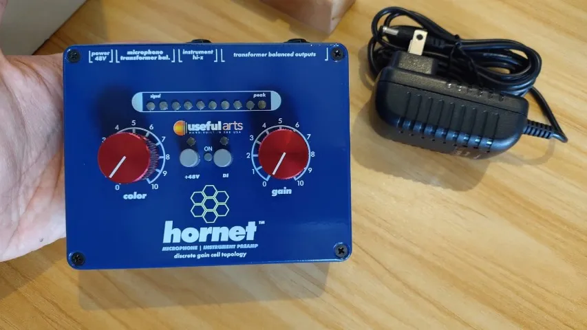 Useful Arts Hornet (preamp De Microfone E Instrumento / Di)