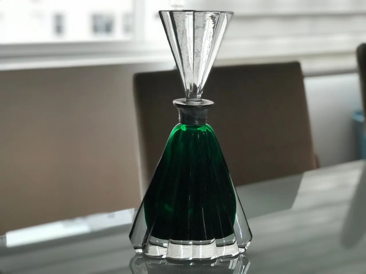 TRIO DE GARRAFAS ABANICO TRIANGULAR DE CRISTAL AUSTRÍACO COM TAMPA - AZUL/BRANCO/VERDE - Foto 4