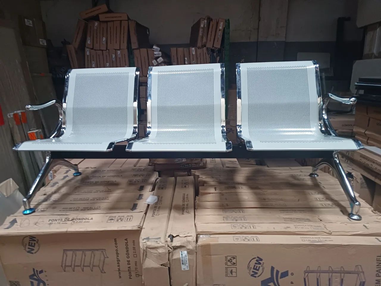 Cadeira longarina de aeroporto 3 lugares.( só novas )Lê a descrição  - Foto 2