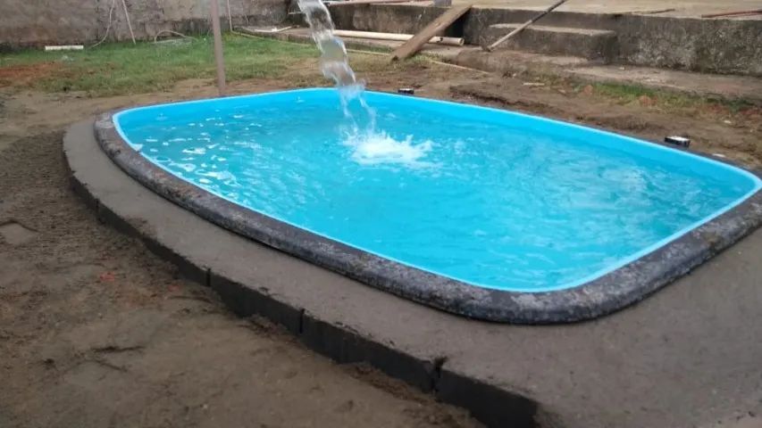 Ana: Piscina Para quem tem um espaço reduzido 3,45 x 2,41 a 0,85 instalada 