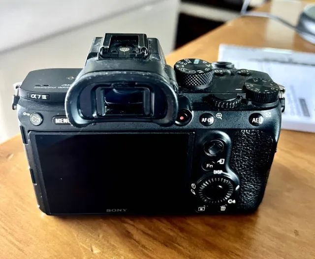 Sony A7 III - Câmera Mirrorless Full Frame - Semi Nova - segunda unidade - Foto 2