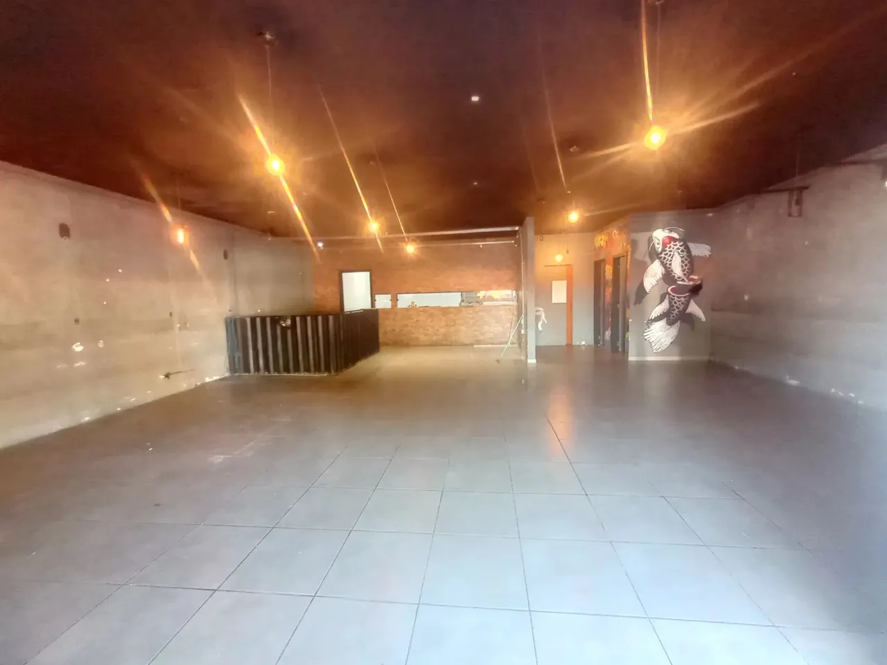 ALUGO PONTO COMERCIAL Local: Aleixo, Av. André Araújo.Área: 170m²