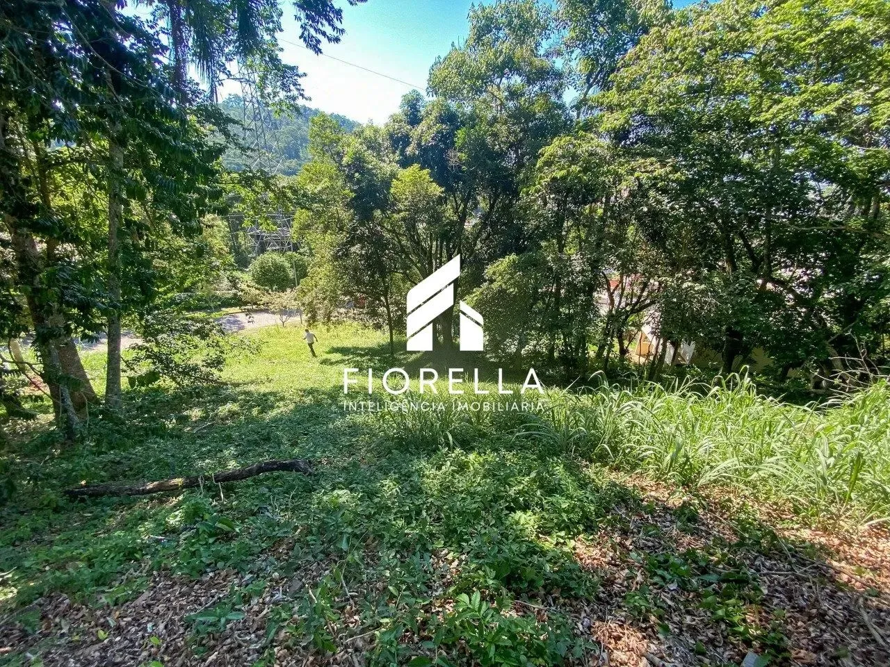 Terreno em condomínio fechado com 700.16m², no bairro Córrego Grande em Florianópolis - SC