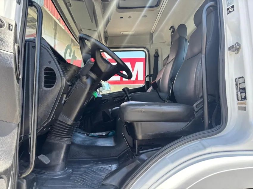 Mercedes-Benz Atego 1719 190 2012/2012 - Foto 5