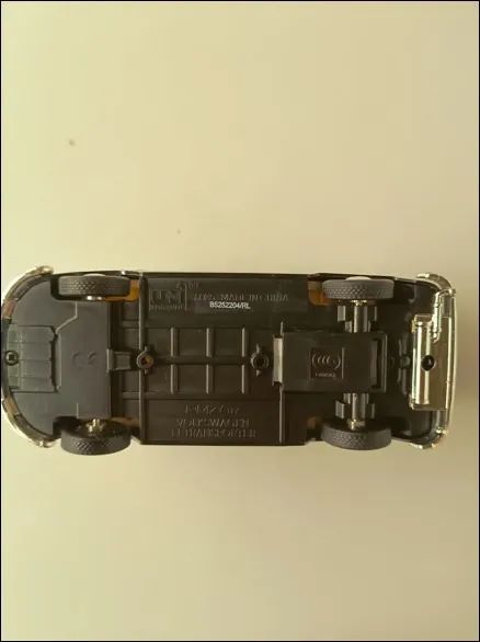 Carro Colecionável / Miniatura - Volkswagen Kombi (Novo - Original) - Foto 6