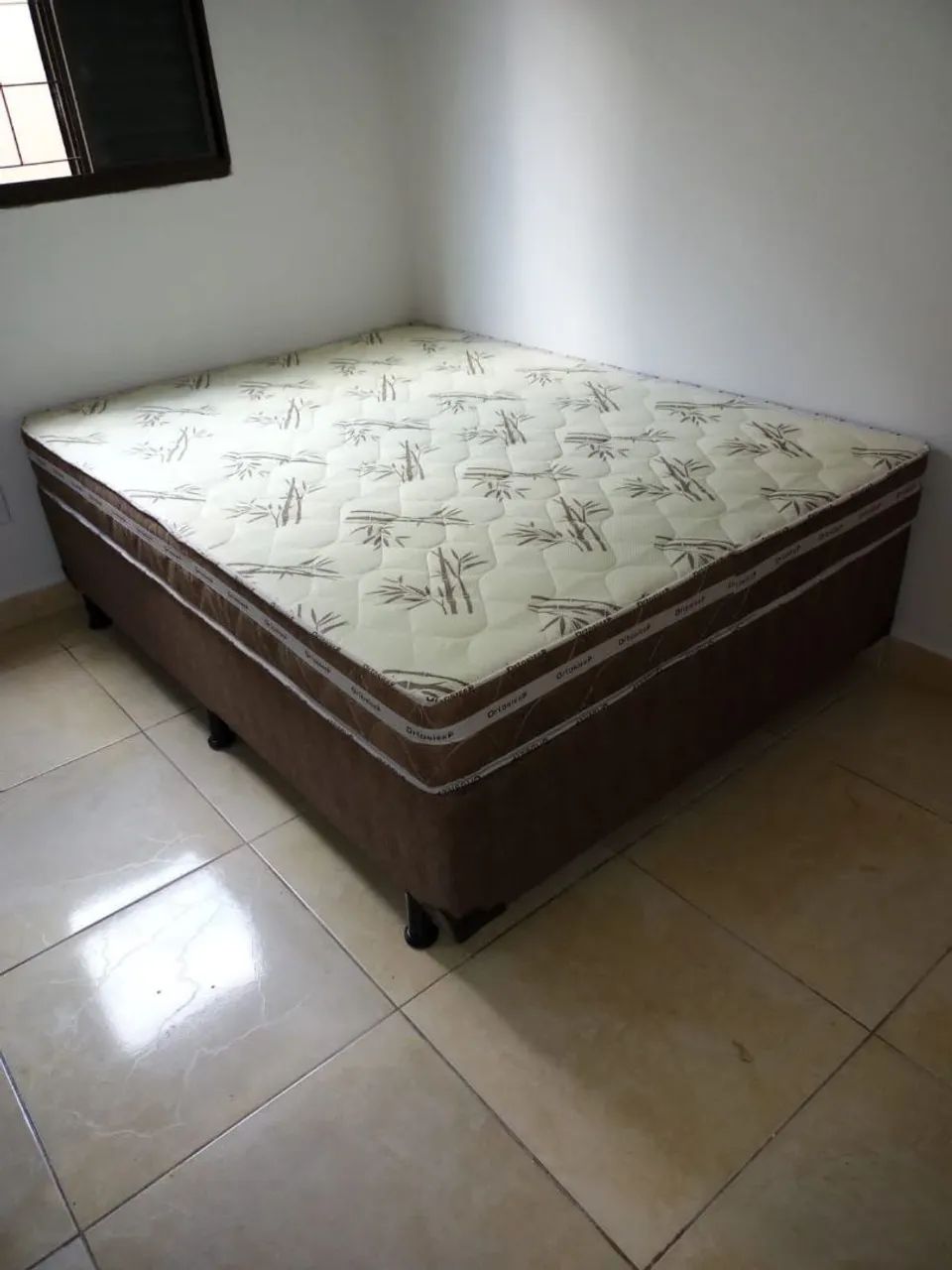 Cama Box Casal  com Colchão separado 