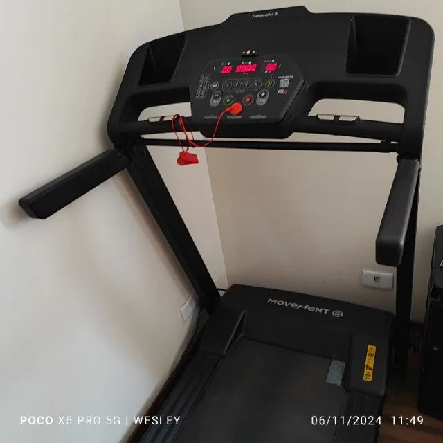 Esteira Ergométrica Elétrica Residencial Bluetooth R6 Movement 110V / 220V