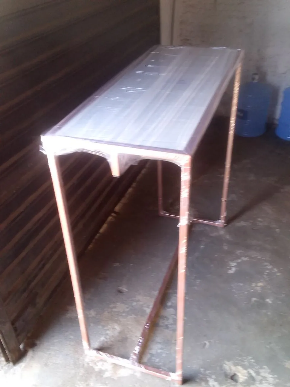 Mesa de Metal com Tampo de Madeira