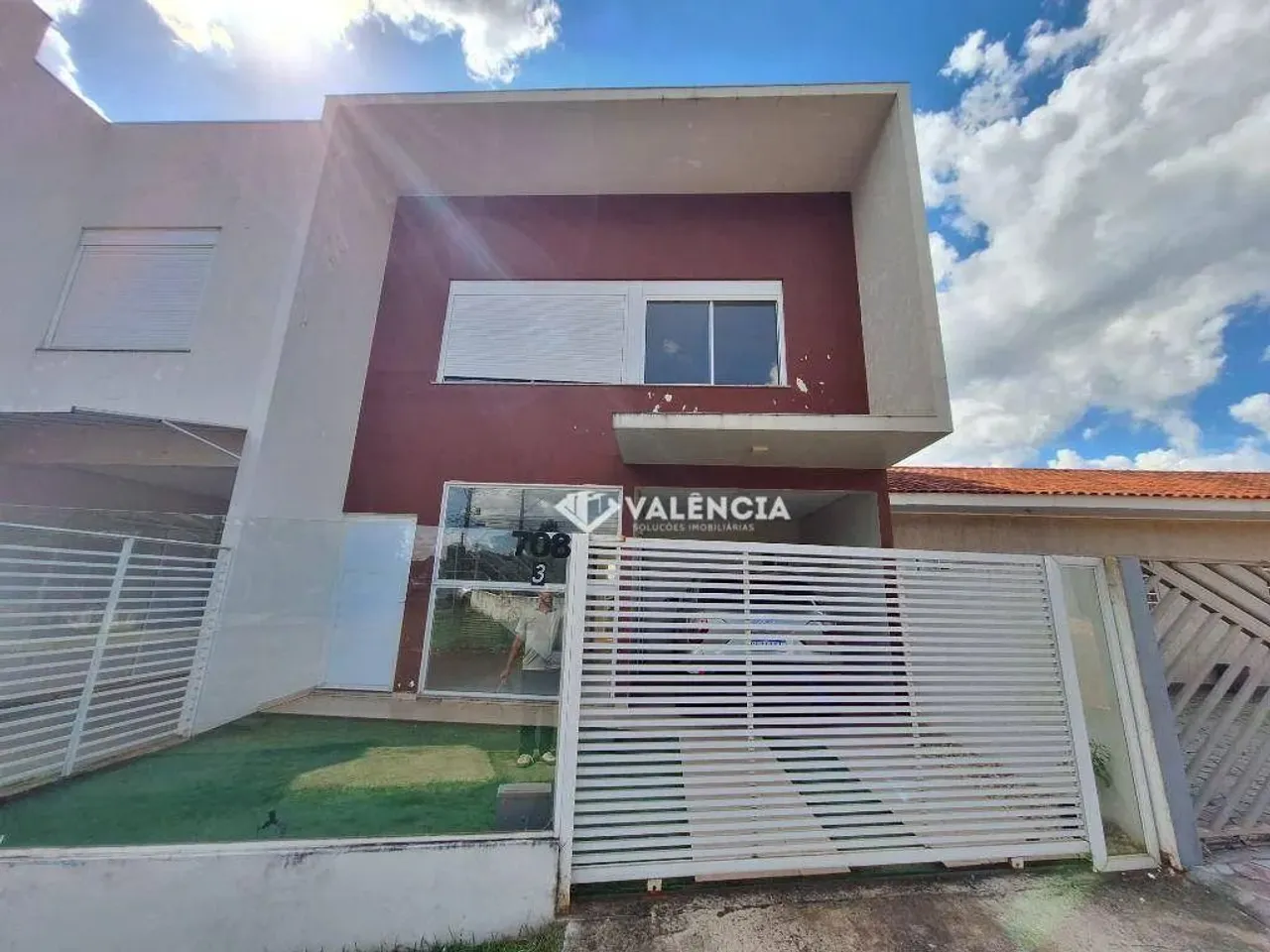 Sobrado Com 3 Quartos Sendo 1 Suíte Para Locação Por R$2.800,00 - Rua Aroeira - Parque Ver
