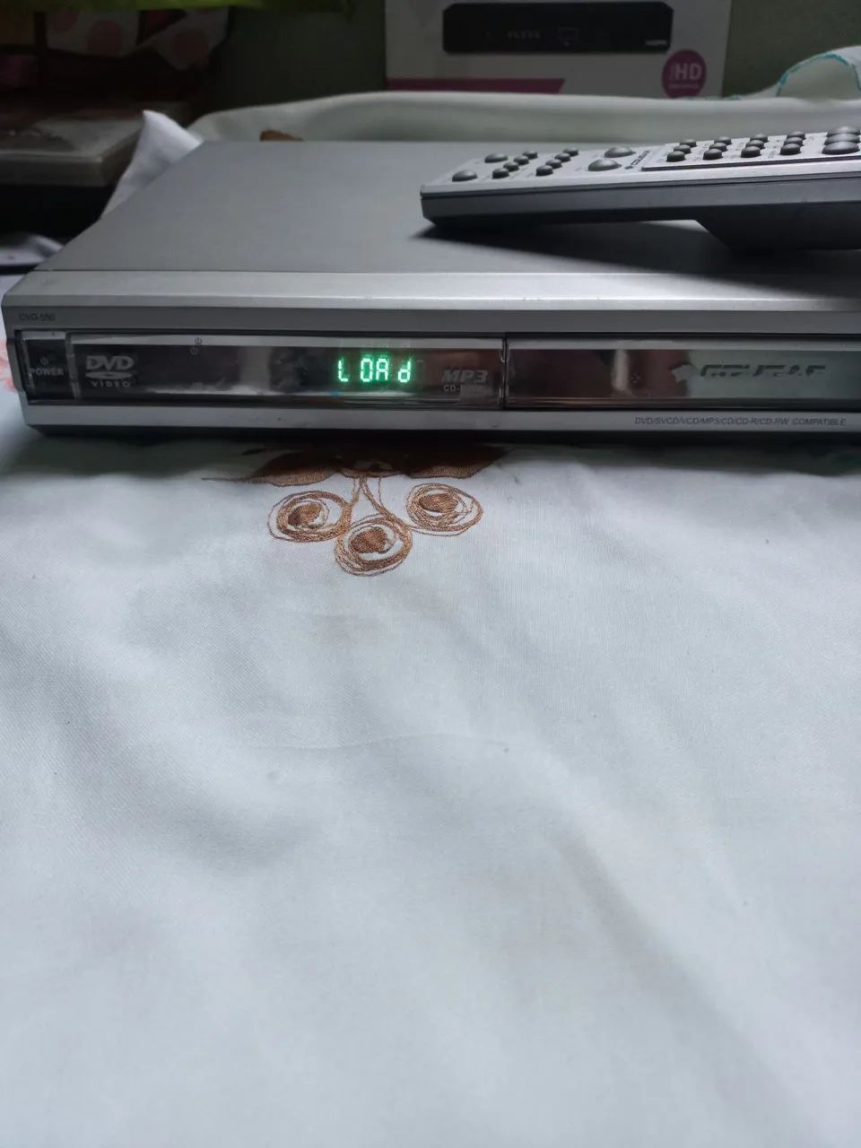 2 Aparelhos de DVD Player + 1 Receptor de sinal digital Via Satélite 