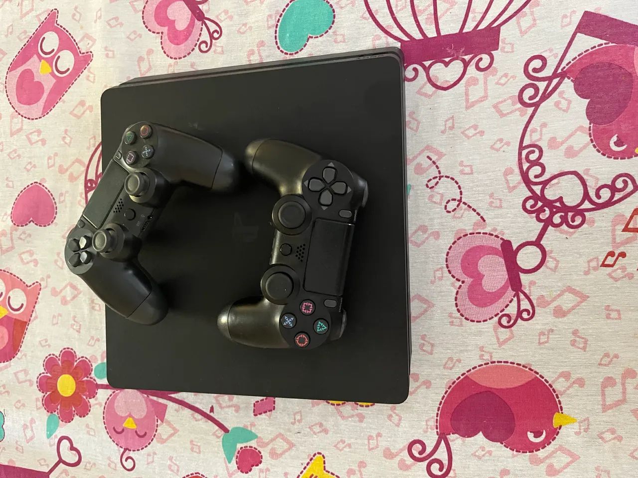 Ps4 com jogos na mídia vários jogos e dois fisico - Foto 3