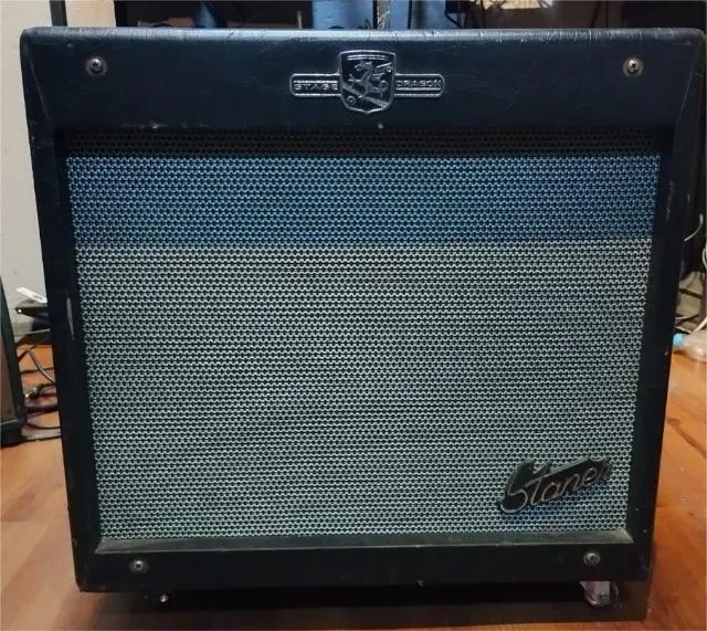 Cubo Staner Bx 200. 140 watts RMS