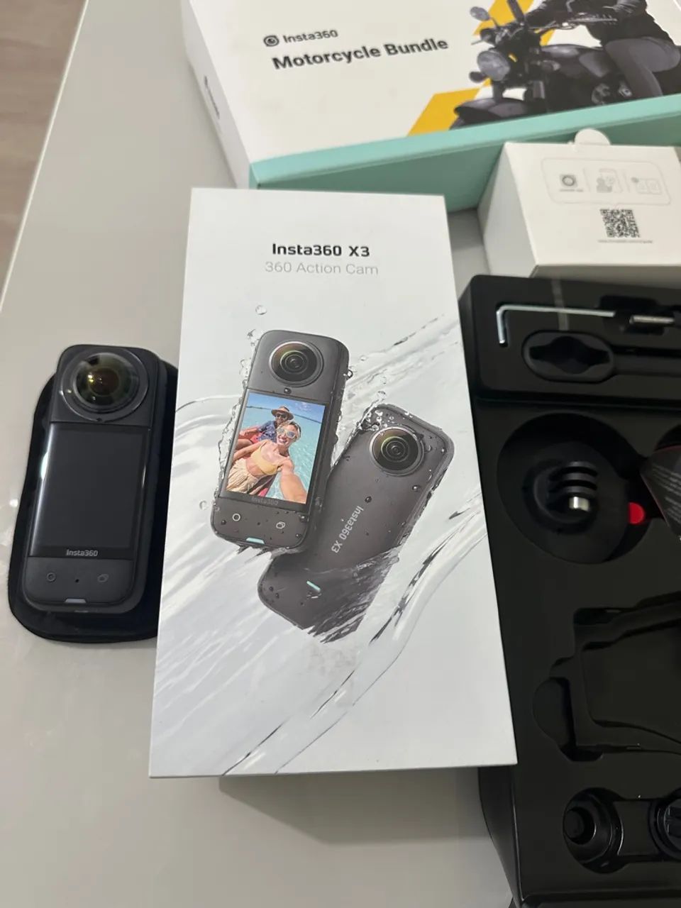 Câmera Insta 360 x3 + Acessórios originais  - Foto 2