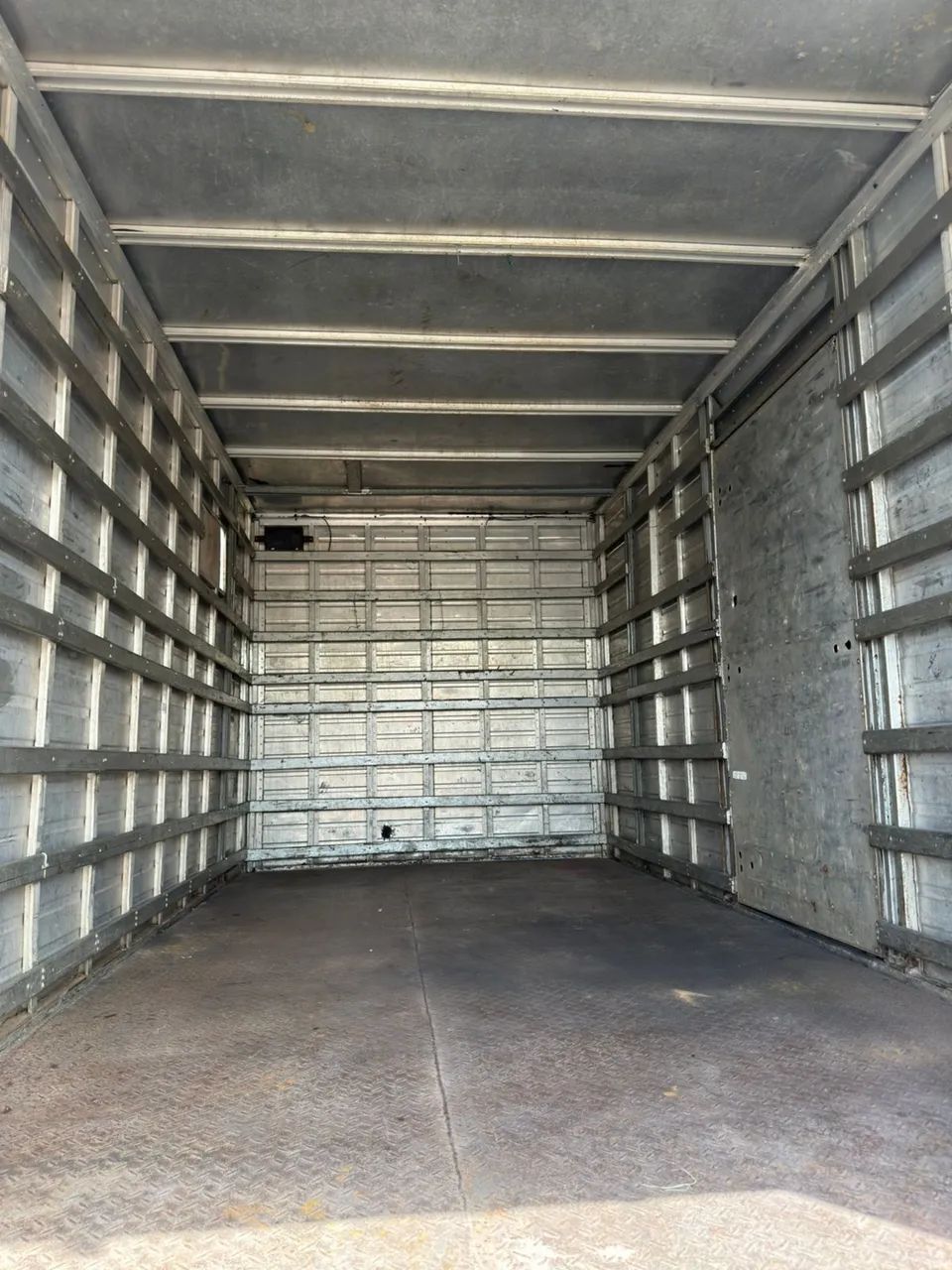 Mercedes bens 710 plus  - Foto 2