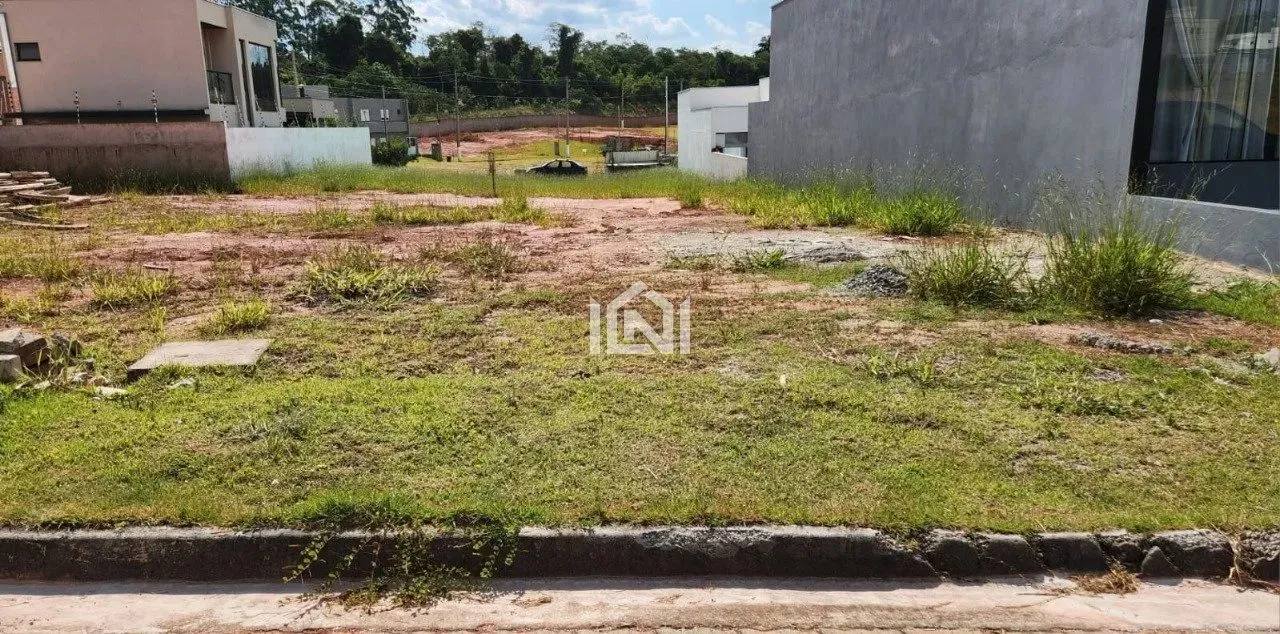 Terreno à venda no condomínio Lago dos Pássaros