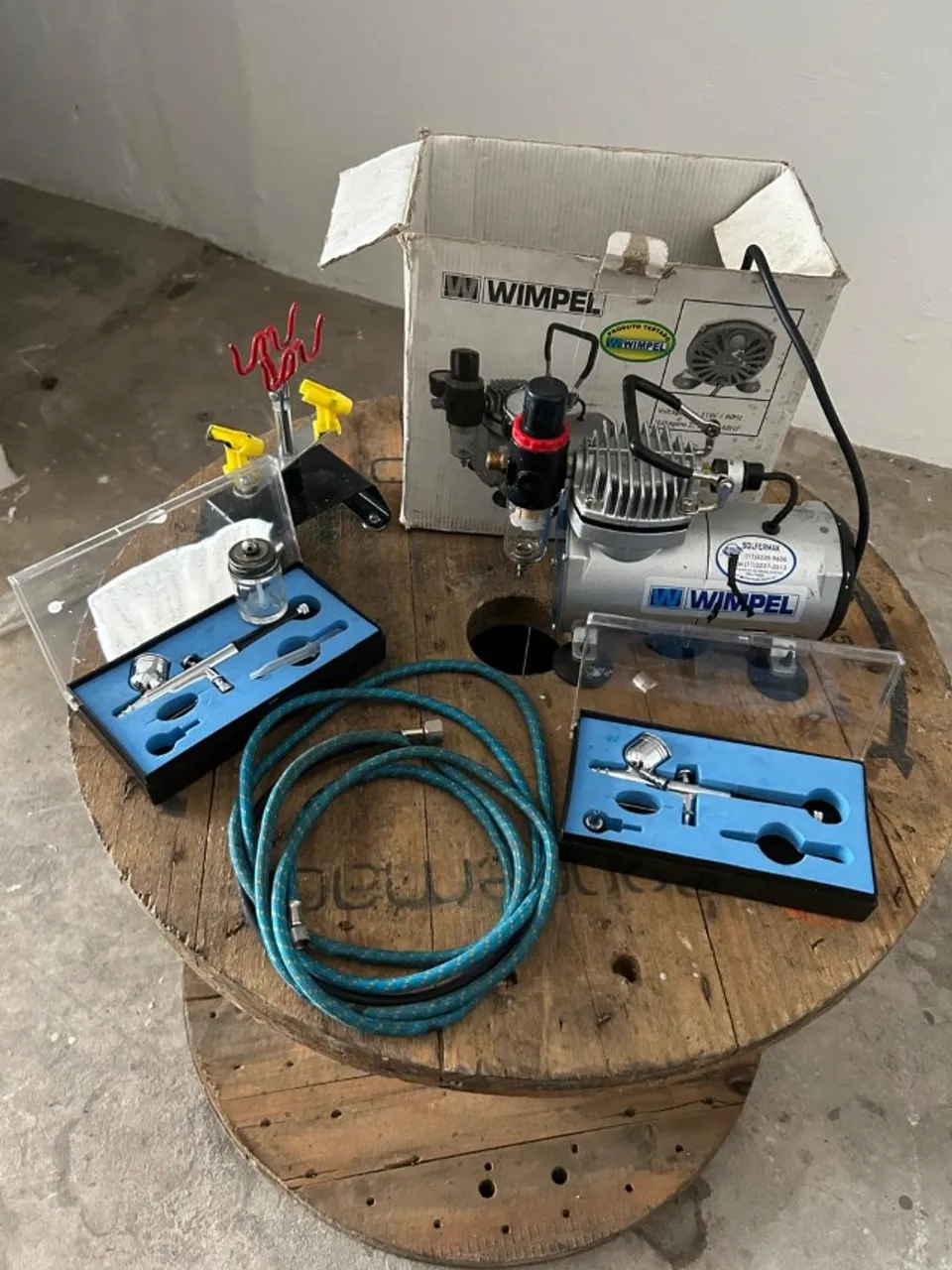 Kit Aerógrafo com Compressor Wimpel COMP-1 + 2 Aerógrafos - Completo e Bivolt