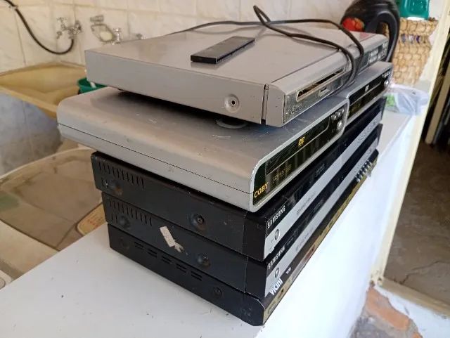 Aparelhos de DVD com defeito... Ideal para retirar peças - Foto 3