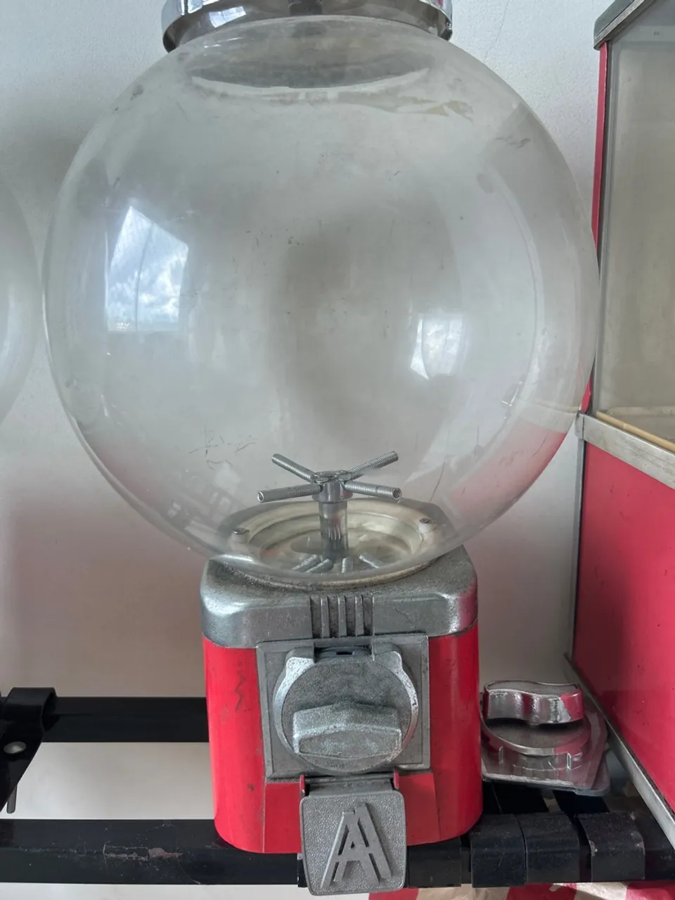 Máquina de Venda de Balas Vintage