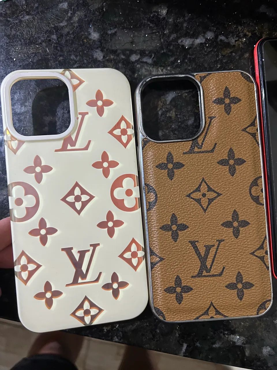 Selling 2 iPhone 13 Pro Max cases64310777109762120