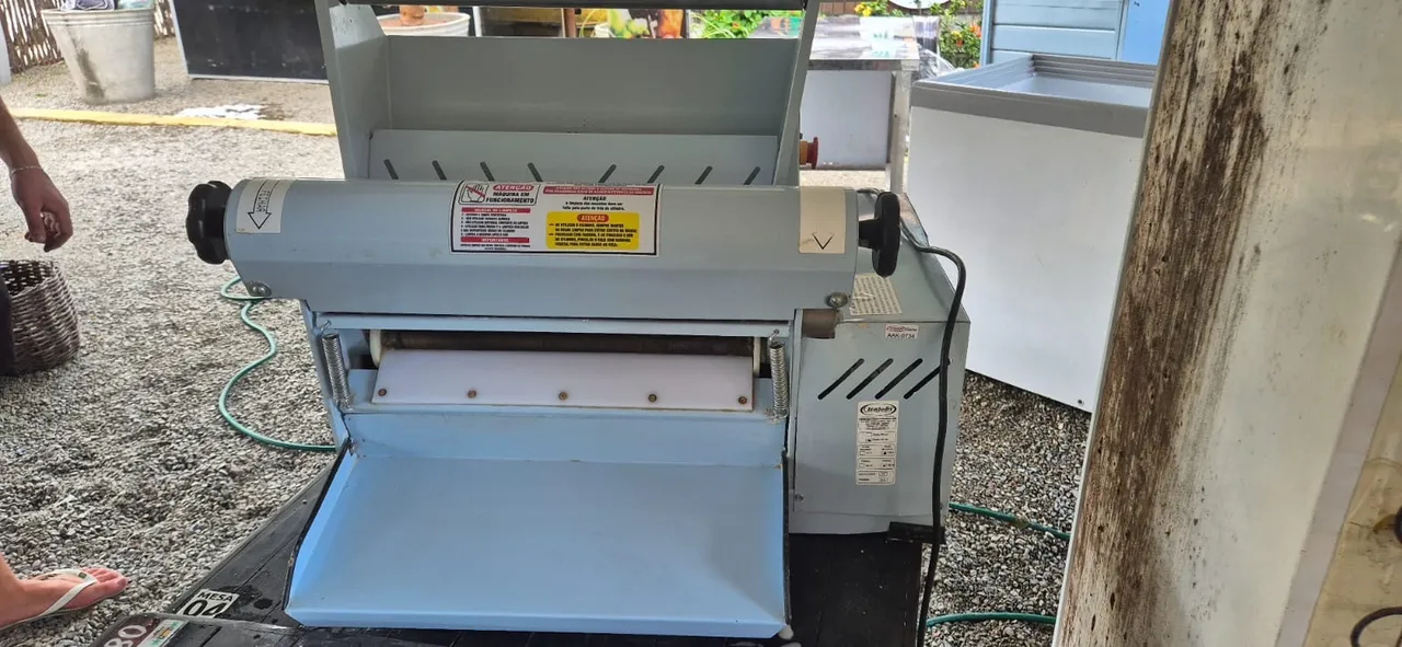 Máquina de amassar pão industrial