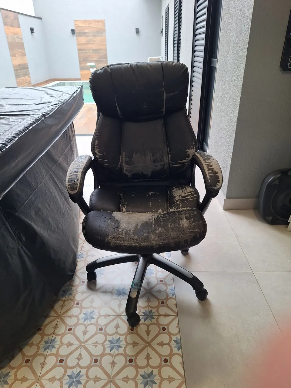 Cadeira de Escritório com Rodinhas
