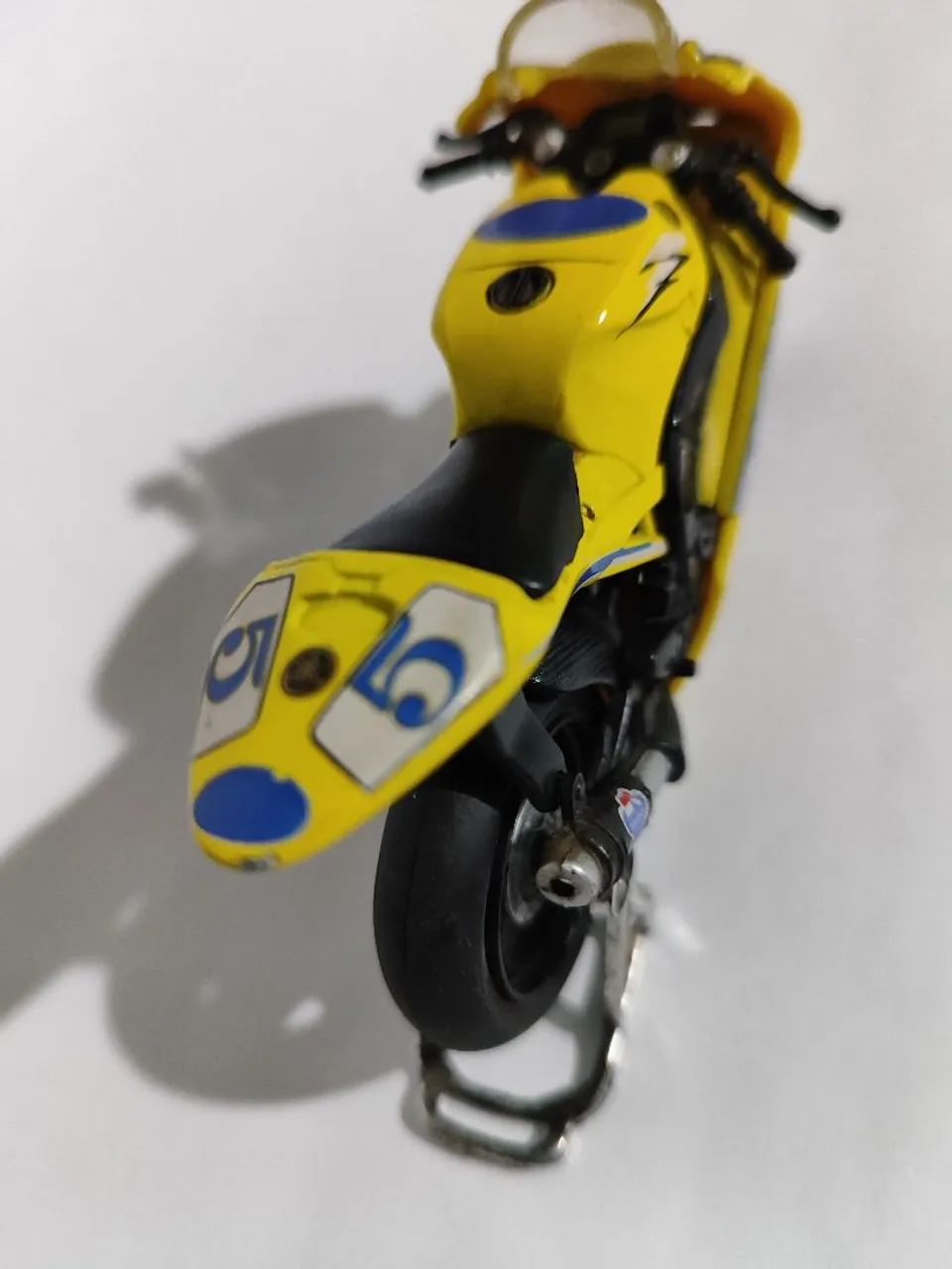 Miniatura Moto Yamaha YZR-M1 MotoGP 2006 - Colecionável - Foto 3