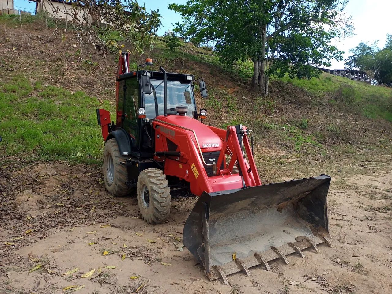LOCAÇÃO RETROESCAVADEIRA - Foto 2