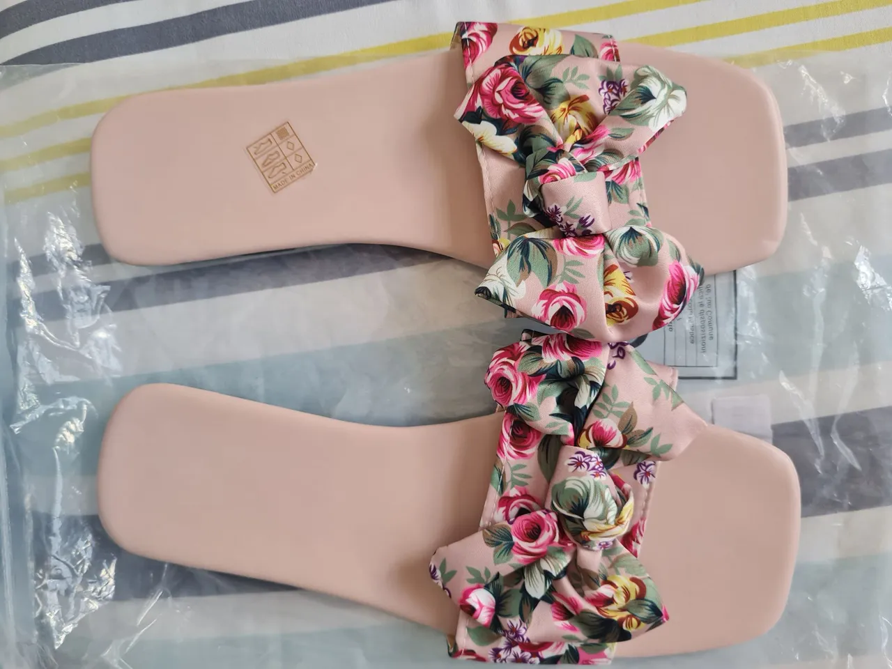 Sandálias de dedo com laço floral n 37