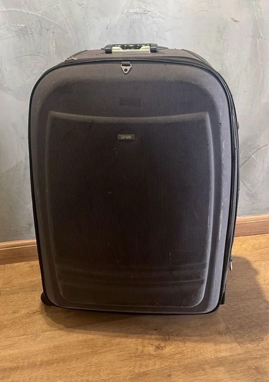 Lansay Large Travel Luggage – Spacious, Durable, with 6 Wheels