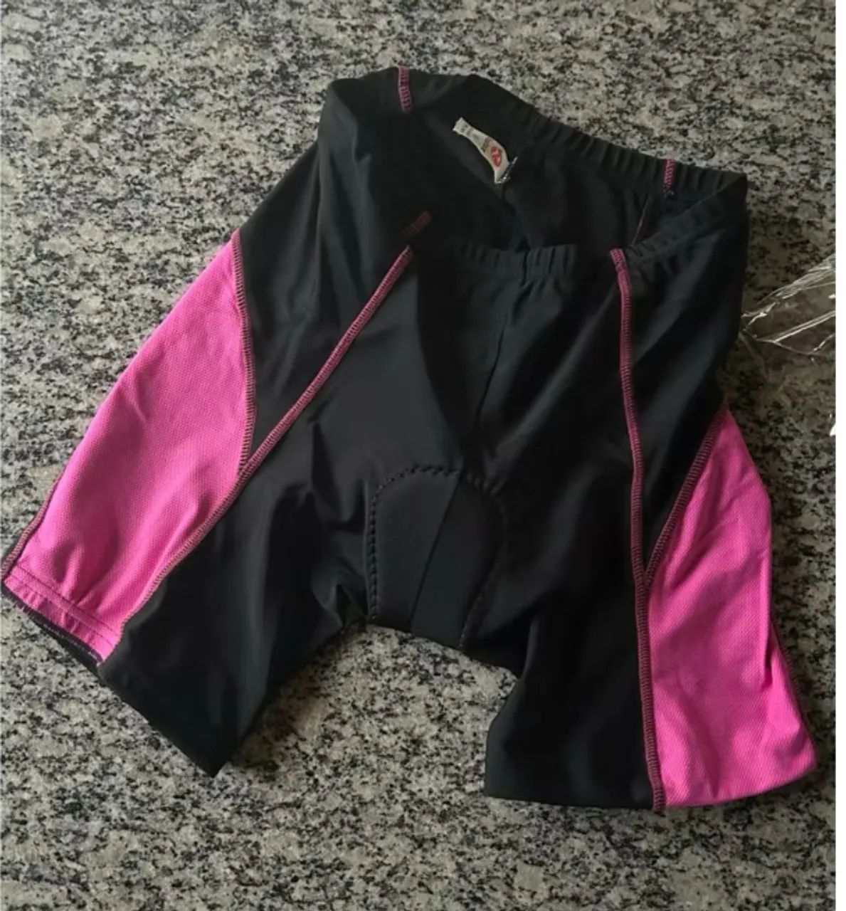 Bermuda de bicicleta rosa