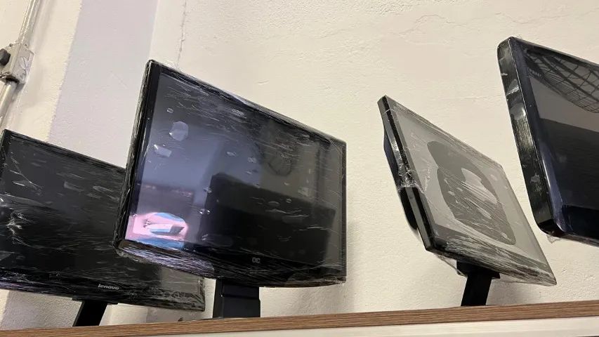 Monitores semi novos 19 polegadas com detalhes OFERTA - Foto 3