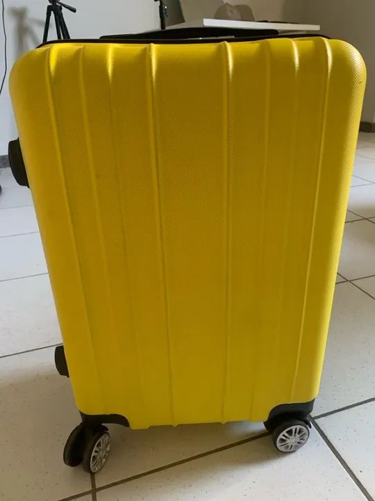 Mala de Viagem Amarela