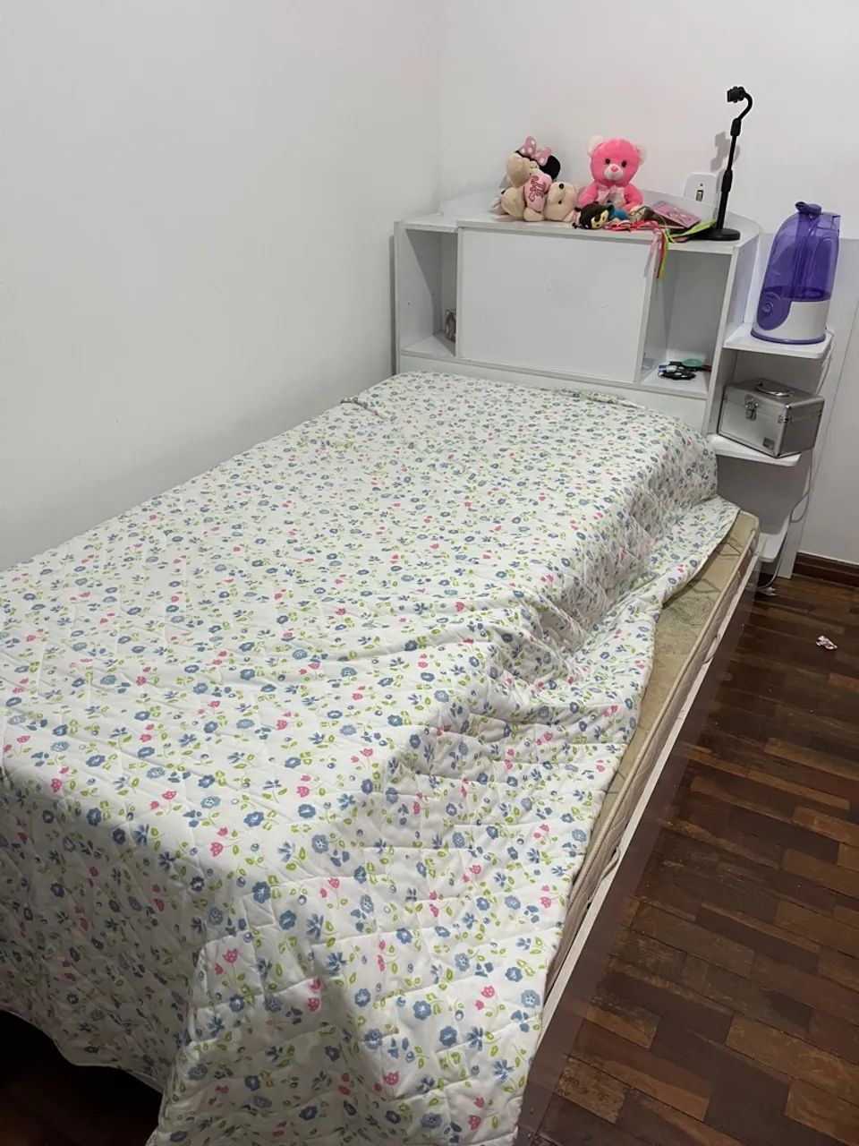 Cama Solteiro com gaveteiro e colchão por baixo 